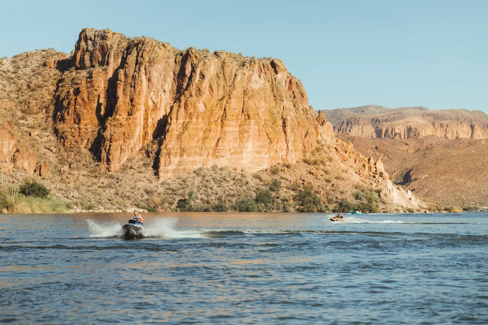 Red rock canyon scenery on an Arizona desert lake